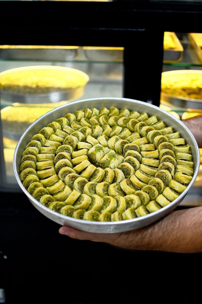 باقلوا پسته‌ای رولتی